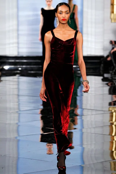 Look 32